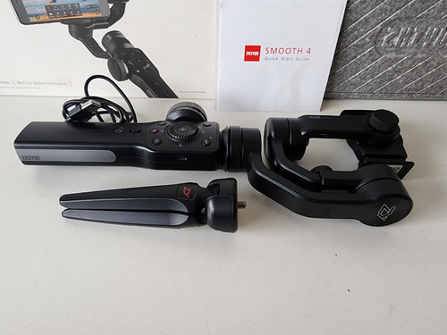 Imagen 3 de 7 de Estabilizador Celular Zhiyun Smooth 4 Con Caja Y Tripode