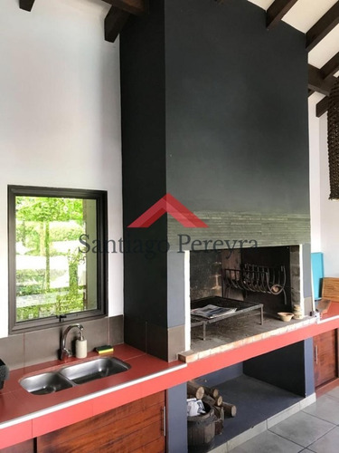 Excelente Casa De Cuatro Dormitorios En Venta En Pinares- Ref: 6482