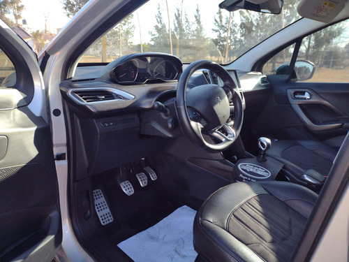 Imagen 7 de 8 de Peugeot 2008 2016 1.6 Thp Sport