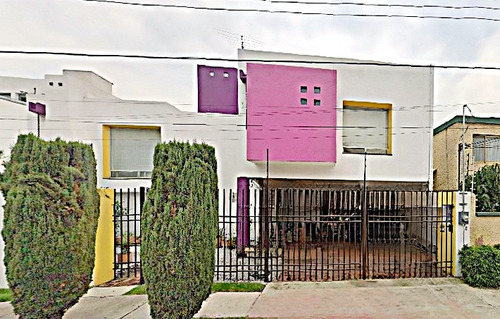 Fl10 Casa En Venta, Las Arboledas, Estado De México