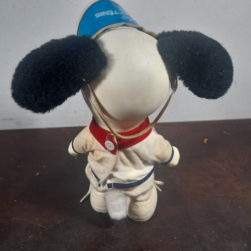 Imagem 3 de 10 de Boneco Snoopy Tenista Estrela Antigo Original 20 Cm Borracha