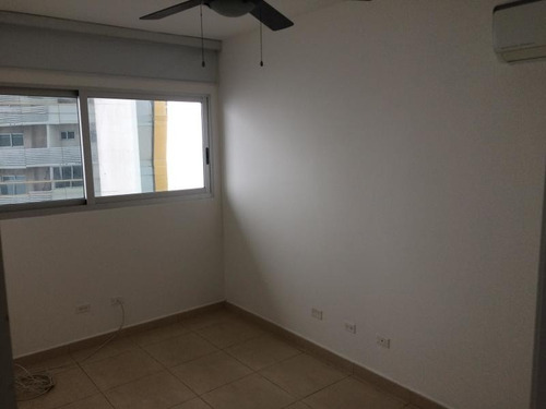 Imagen 10 de 14 de Venta De Apartamento En Waters On The Bay, Av Balboa 20-5867