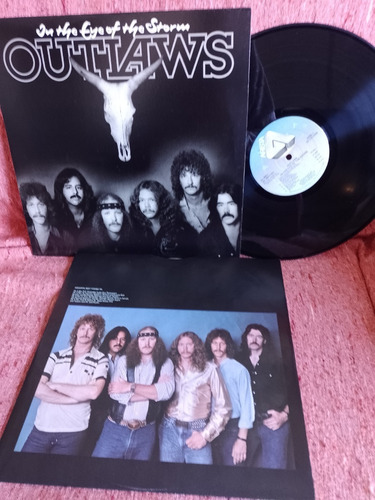 Outlaws In The Eye Of The Storm U S A  Lp + Insert Lacapsula
