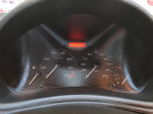 Imagem 7 de 10 de Peugeot 206 1.4 Presence Sw 8v Flex 4p Manual