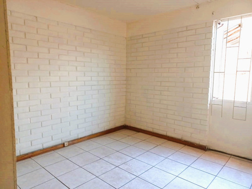 Casa De Un Piso, Con Ubicación Inmejorable, Avenida Condell
