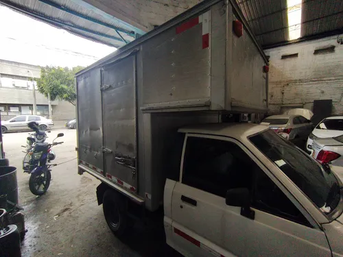 Mazda B2200 2.2 B2200