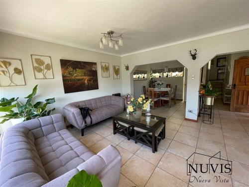 Casa En Venta De 4 Dorm. En Quilpué