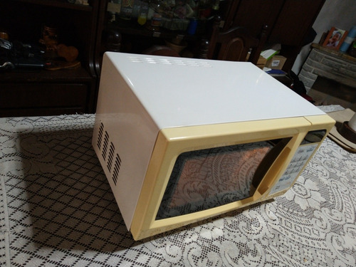 Mícroondas Electrolux.