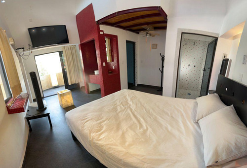 Casa Con Alberca En Privada Con Acceso Y Vista Al Lago De Tequesquitengo