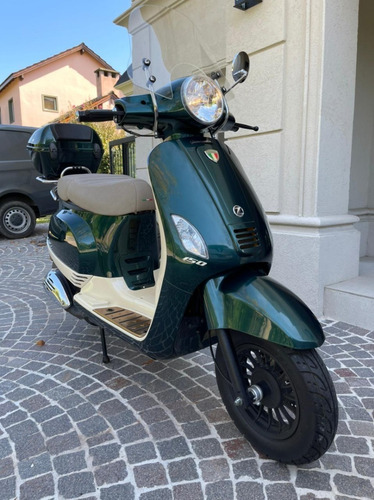 Zanella Styler Exclusive 150 + Casco