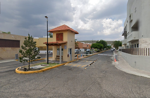 Casa En Venta Av. Jurica San Juan Manzanares Juriquilla Querétaro. Remate Bancario Goch*