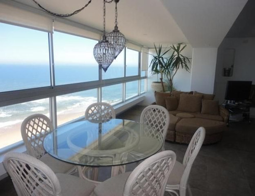 Apartamento En Venta De 3 Dormitorios En Playa Brava