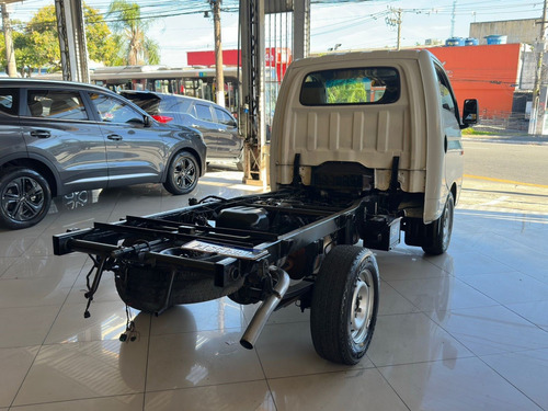 Hyundai HR 2.5 LONGO SEM CAÇAMBA 4X2 16V 130CV TURBO INTERCOOLER DIESEL 2P MANUAL