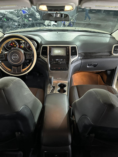 Jeep Grand Cherokee Laredo 2012