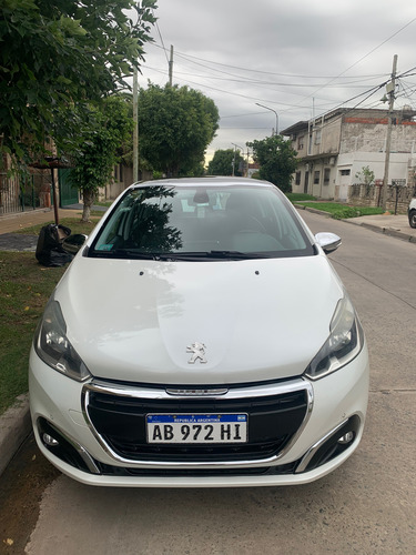 Peugeot 208 1.6 Feline