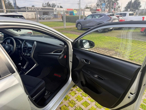 Toyota Yaris 1.5 SPORT GL E 4X2 HB MT 5P