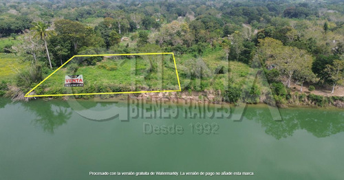 Terreno En Venta Frente Al Río En Juana Moza