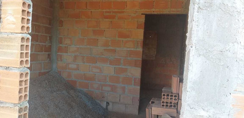 Casa Excelente Com 3 Quartos E Dois Banheirosmis Quintal