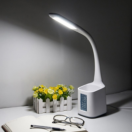 Imagem 2 de 6 de Luminária Com Relógio De Mesa E Porta Caneta