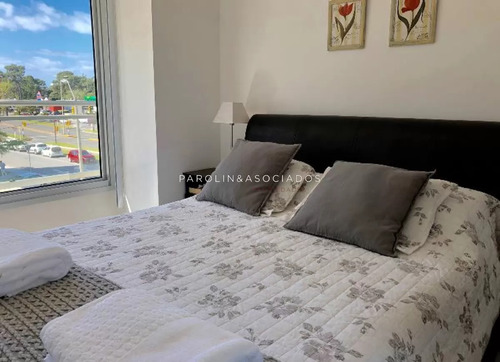 Oportunidad En Venta De 2 Dormitorios En Bellagio Tower, Punta Del Este.