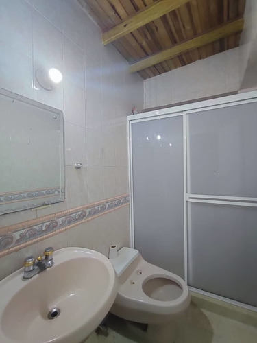 Imagen 26 de 27 de Venta. Hotel. Casa. Local Comercial. San Cristóbal