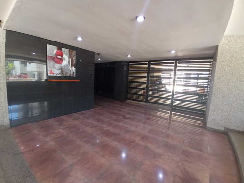 Imagen 25 de 26 de Se Vende Lindo Apartamento Actualizado 124 M² 3hab+serv/3b/2p El Cigarral