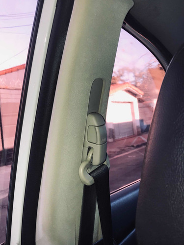Imagen 10 de 14 de Nissan Tiida 2011 1.8 Tekna 5 P