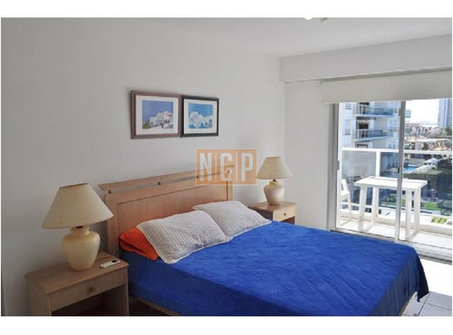 Apartamento Con Todos Los Servicios Buena Rentabilidad- Ref: 18257