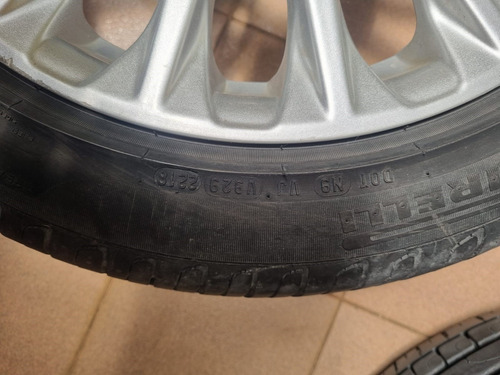 Neumático Pirelli 195/50 Rodado 16 - Buen Estado