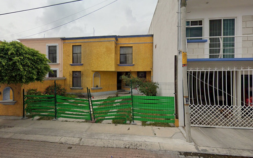 Casa En Colinas Del Cimatario En Remate Bancario, En Querétaro  Lr23