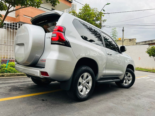 Imagen 5 de 11 de Toyota Prado Txl Sumo 2020