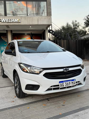 Chevrolet Onix plus 1.4 Black Edition