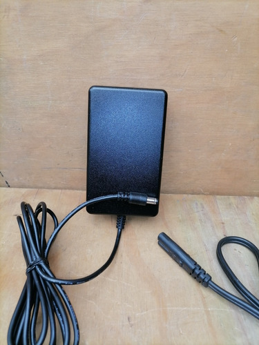 Imagen 8 de 10 de Cargador Phihong 18v. 0.8a. Model: Psa15w-180