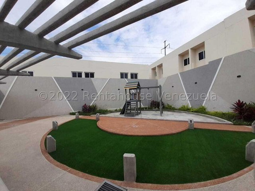 Casa En Venta Cabudare Zona De La Ribereña Codigo 2 5 1 7 1 2 1 Mildred Excelnte Ubicacion E Instalaciones Todo De Vanaguardia, Area De Recreaion Para El Disfrute Familiar , Con Planta Elec