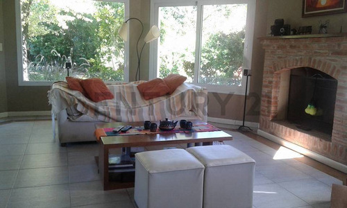 Amplia Casa 3 Dor Con Pileta Y Jardín En Barrancas San José