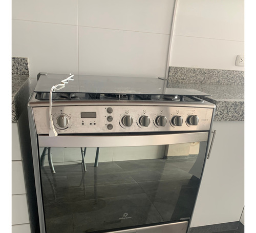 Cocina Indurama De 5 Hornillas Con Horno