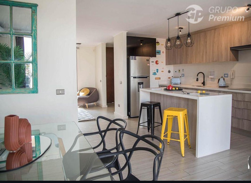 Townhouse 3d+3b+2 Estacionamiento. Patio