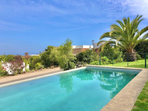 En Venta Interesante Y Sólida Casa En Costa Cachagua
