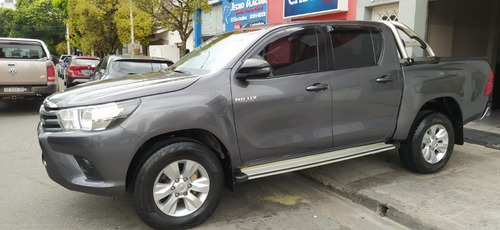 Imagen 5 de 11 de Toyota Hilux Sr 2018 2.4 Manual 4x2 81.300 Km