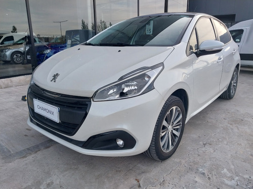 Peugeot 208 1.6 Feline