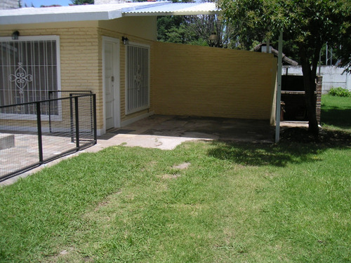 Dueño - Casa Quinta Funes Rosario - Fin De Semana - Semana - Pileta 8x4 Metros Cercada - Hasta Para 12 Personas - Aire Acondicionado Split - Wifi - Tv Cable - Excelente Parque Con Sombra -