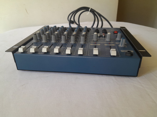 Mesa De Som Moug Modelo Mx 6.2 ( 6 Entradas Xlr) (Usado)