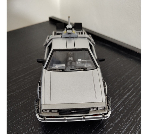 Imagen 3 de 5 de Welly 1:24 Colección Volver Al Futuro Auto Vehiculo Delorian