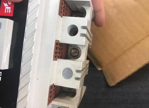 Interruptor Termomagnetico En Caja Moldeada 3x100 Njg34100t