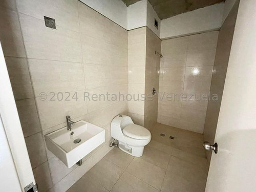 Apartamento De 3 Niveles, A Estrenar El Obra Gris, En Venta En Terrazas De Alto Hatillo, 25-3372