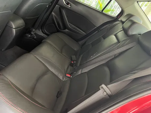 Mazda 3 2.0 Touring MT
