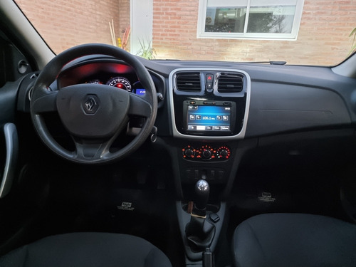 Imagen 2 de 11 de Renault Sandero 2015 1.6 Dynamique 90cv Abs
