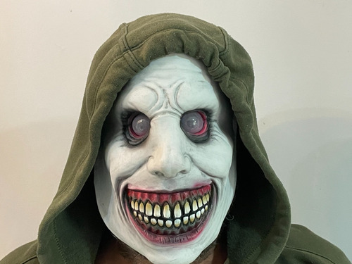 Dia Das Bruxas Halloween Demônio Superstar Máscara De Látex Cor Branco Chupacabra