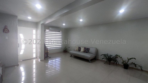 Townhouse En Venta Turmero Urb. Villa Paraiso Ec23-3845