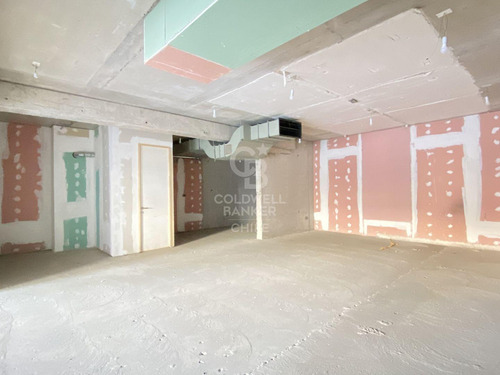 Local Comercial Con Alto Tráfico Y Frente Vidriado
